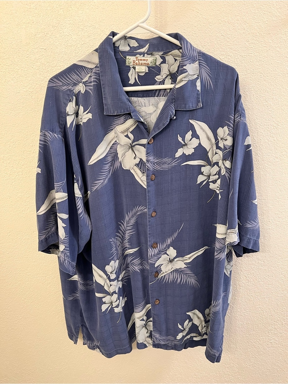 Tommy Bahama Silk Hawaiian Short Sleeve Shirt (XXL)